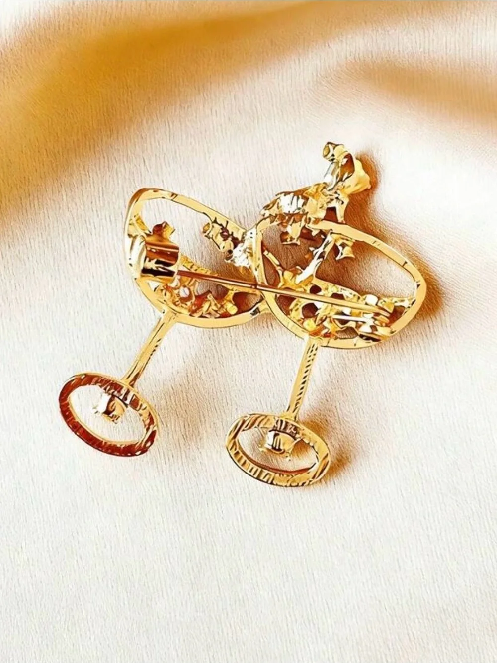 Cocktail Glass Brooches A1968